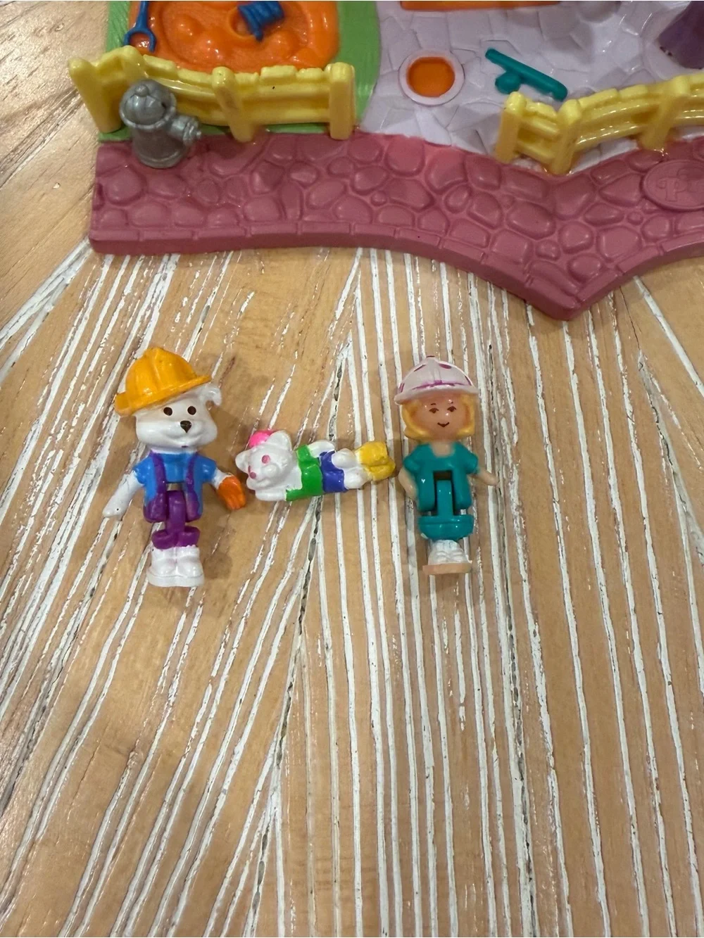 1994 COMPLETE Dog House Barclay’s Cottage Polly Pocket Bluebird